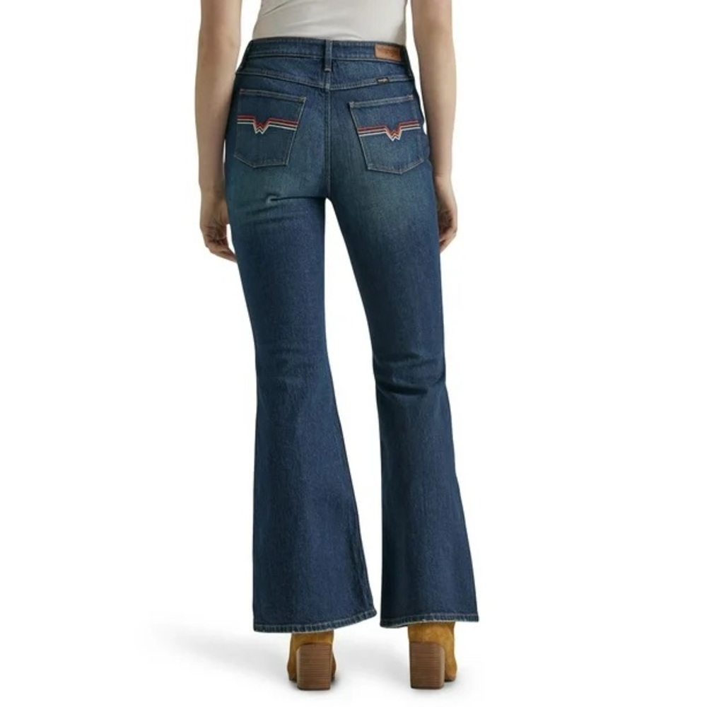 Wrangler High Rise Fierce Flare Jeans with Embroidery Retro 1970s Size 8